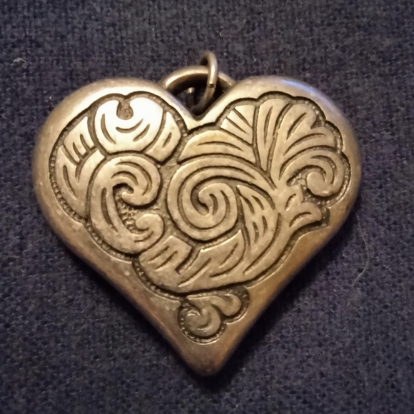 Source Unknown Jewelry - 3 for💲25🌟flat engraved with scrolls silver-tone heart pendant for necklace